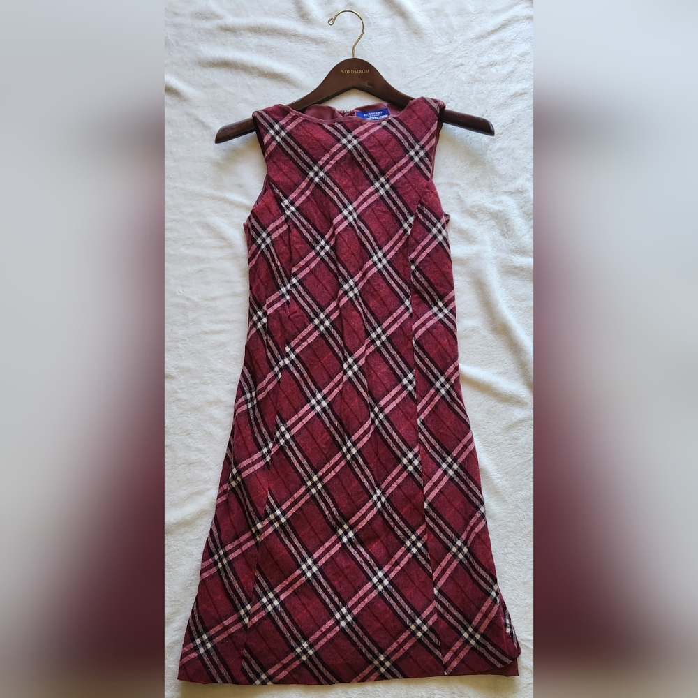 LIKE NEW! Burberry Burgundy And Black Plaid Sleeveless Sheath Dress